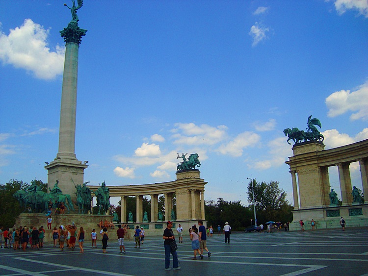Площа Героїв у Будапешті