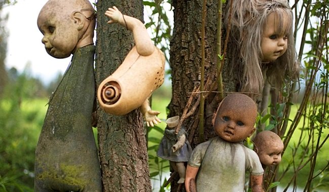 Острів ляльок